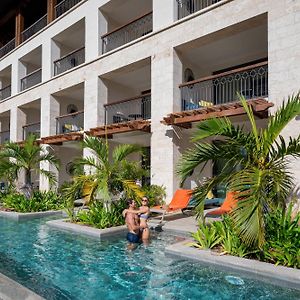 Unique King Swim Up Junior Suite